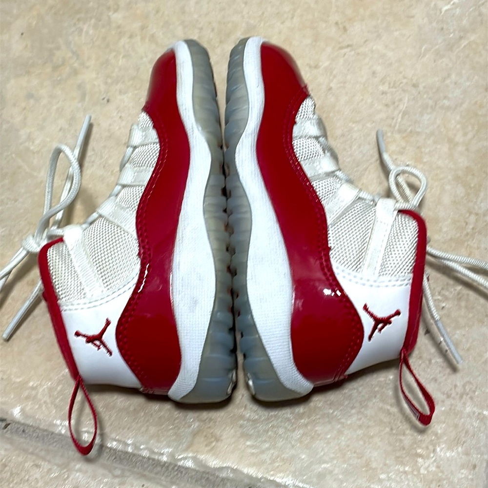 AIR JORDAN RETRO 11s TODDLER 7c ❤️❤️❤️